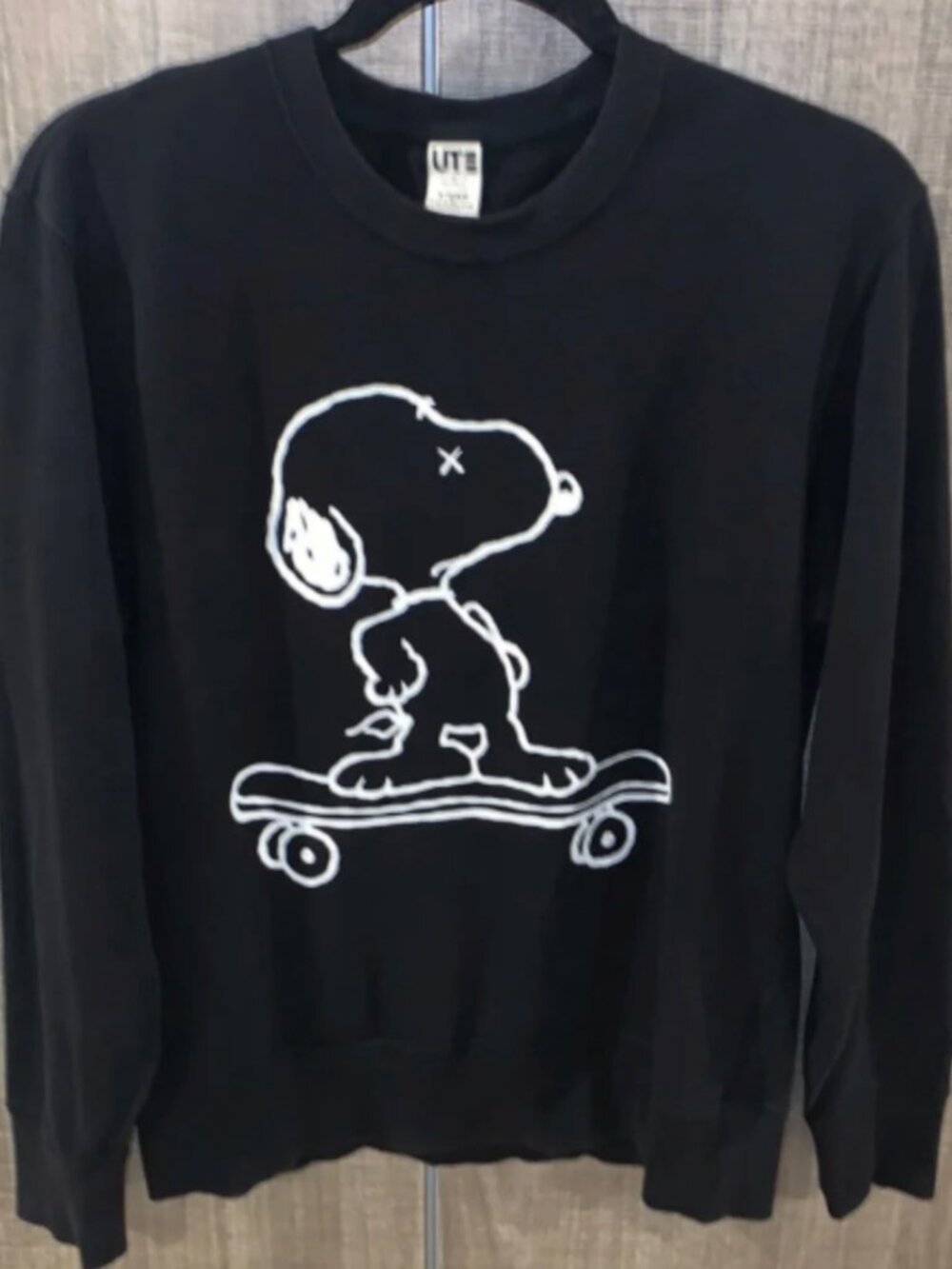 Uniqlo x KAWS - Snoopy Sweatshirt M